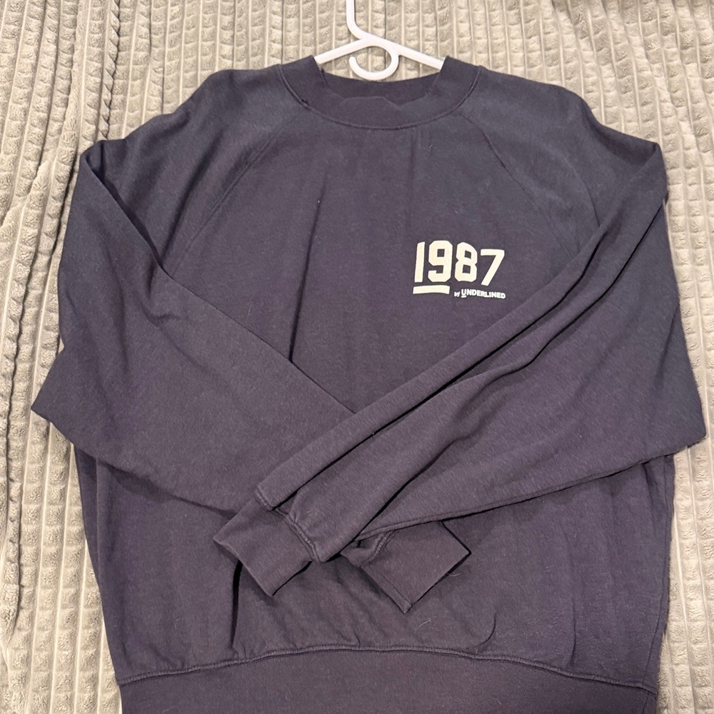 1987 by Underlined thick collar sweater